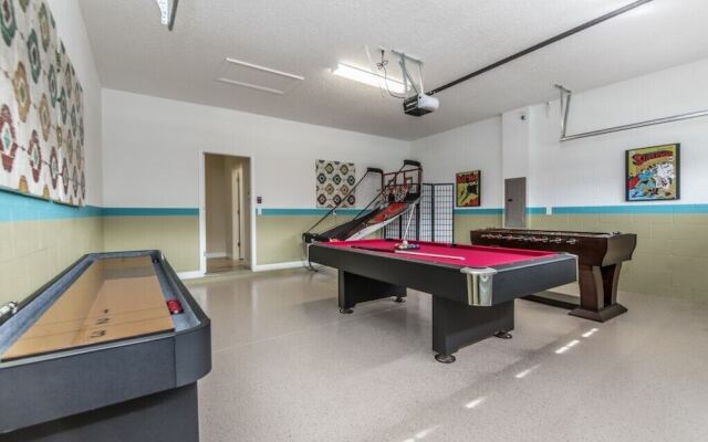 5-Bedroom Villa in Four Corners 1458RF