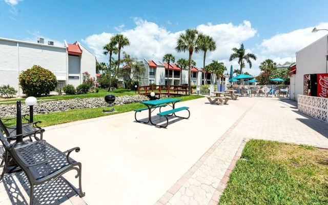 Runaway Bay Resort by BBG