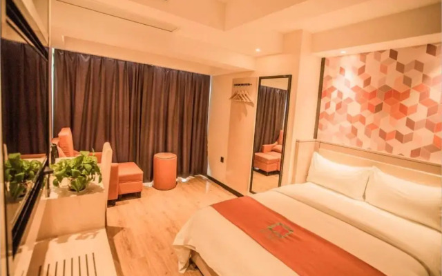 Pai Hotel Guiyang North Railway Station