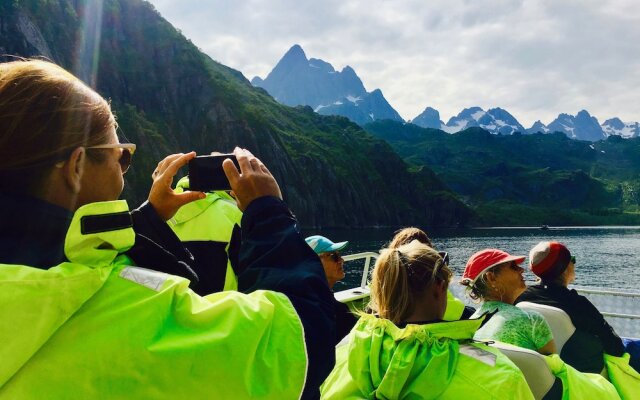 Lofoten Beach Glamping