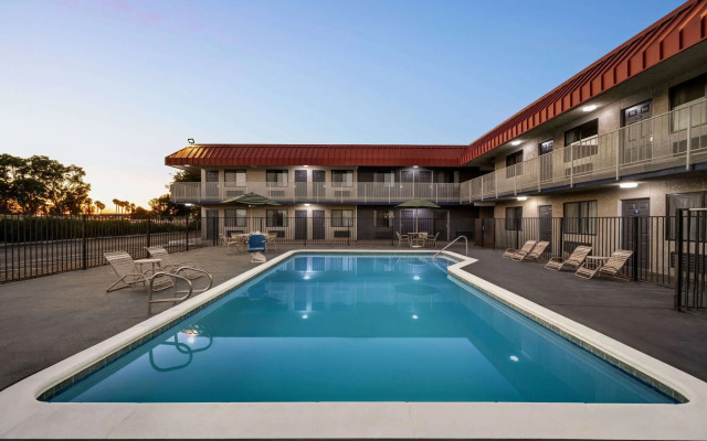 Days Inn by Wyndham Fresno South