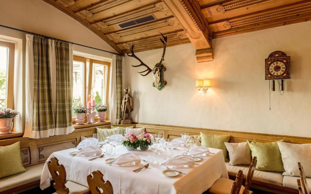 Bauer Hotel & Restaurant