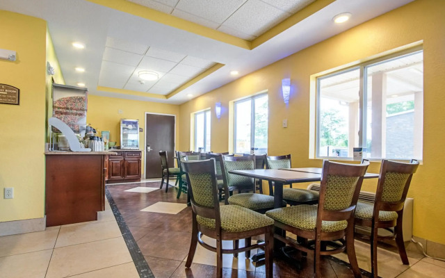 Quality Inn & Suites Glenmont - Albany South