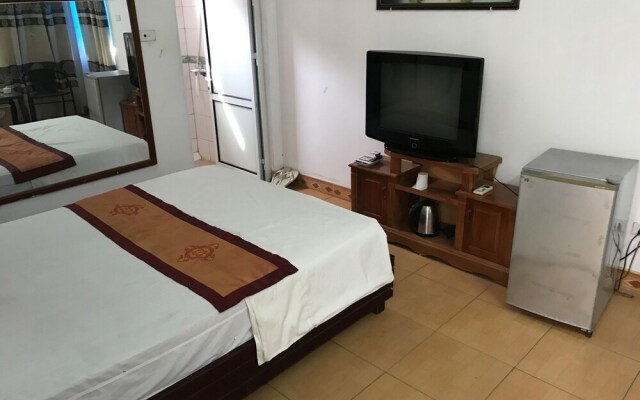 Duc Minh Motel by OYO Rooms