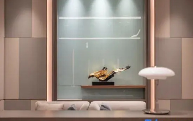 World Hotel (Qingdao Stone Old Beach International Convention and Exhibition Center)