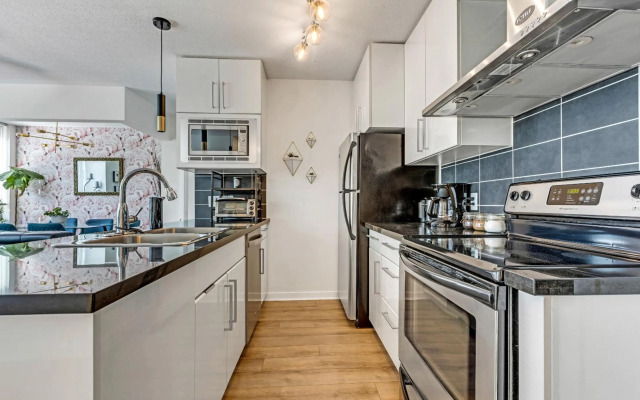 2BR Gastown Downtown Vancouver close to everything