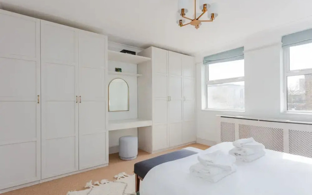 Newly Refurbished 4 Bedroom House in East London