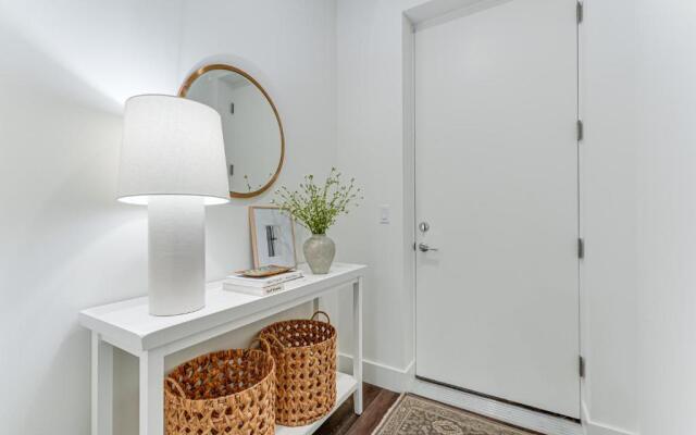 All-New, Waterfront Condo in Downtown Sarasota!