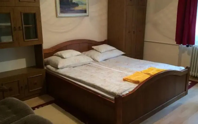 Deak Apartman 4