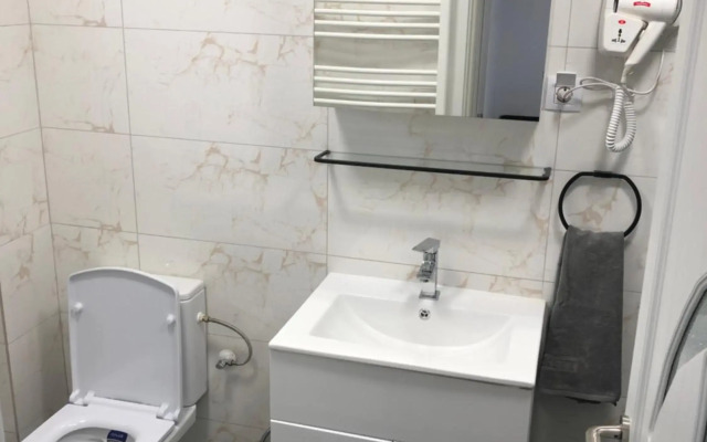 Brand New Downtown Studio