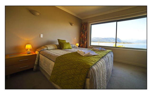 Hotel Lake Brunner