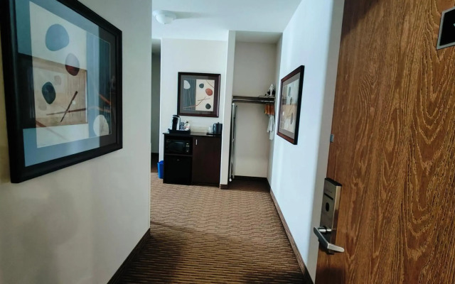 Coast Weyburn Hotel