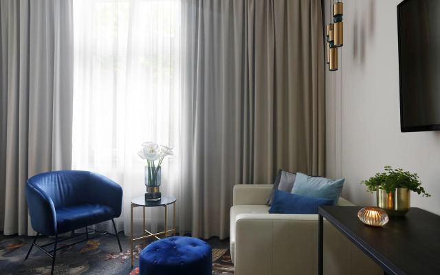 Queen Boutique Hotel