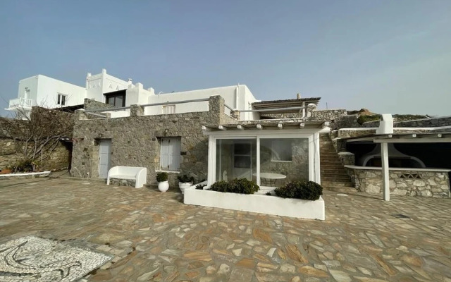 Amati Villa Cavo Dellos