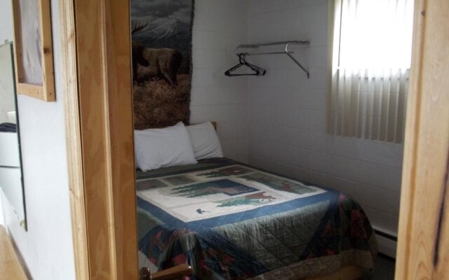 Budget Host Elk Antler Inn