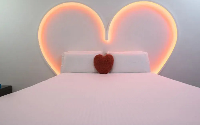 iRooms Jacuzzi Suites