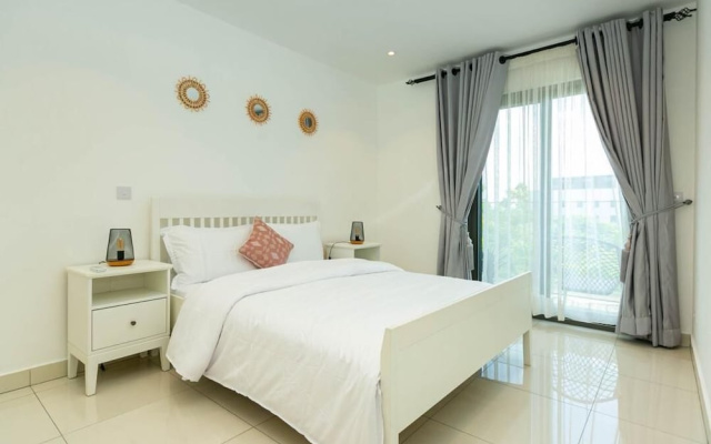 Peravi Suites at The Lennox