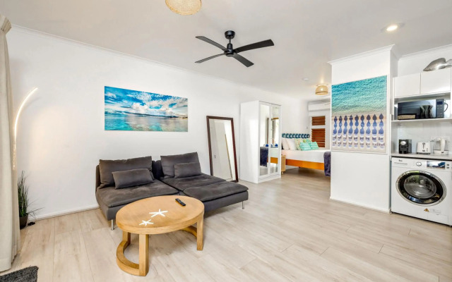 Palm Cove Beach Retreat - 1st Floor