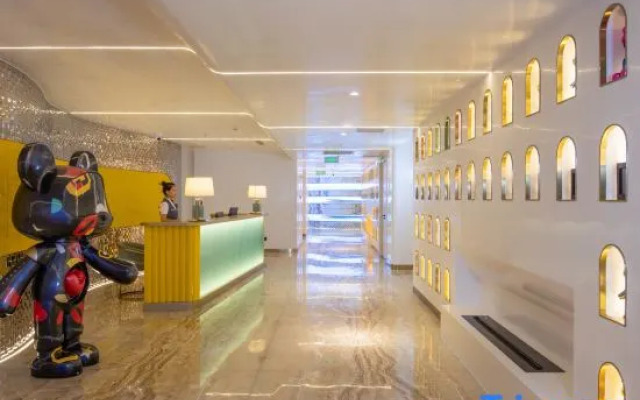 Haining Relax Grand Hotel