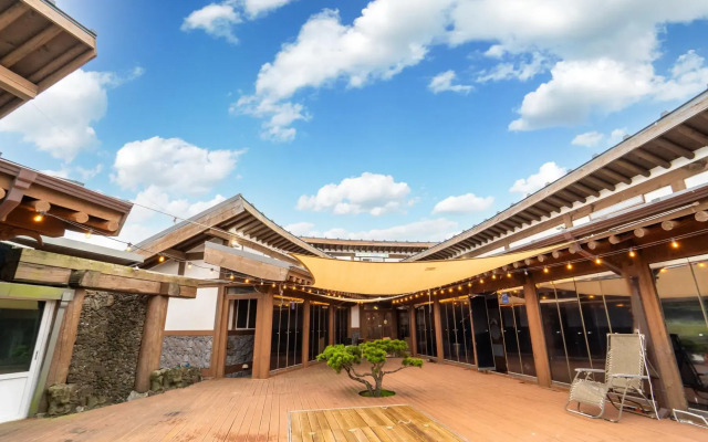 Jeju Bijasupgil15 Pension