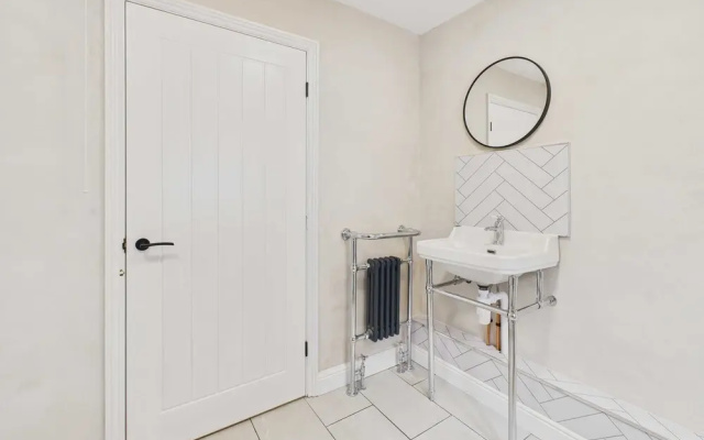 Host Stay Dame Alice Street