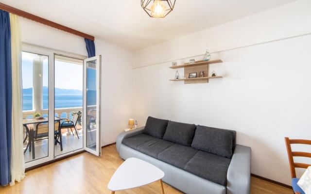 More - 60m From the sea - A3 Sime