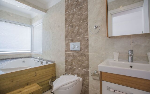 Villa Reyhan by Akdenizvillam