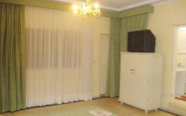 Stylish 4 Bedrooms Villa Ref 1081