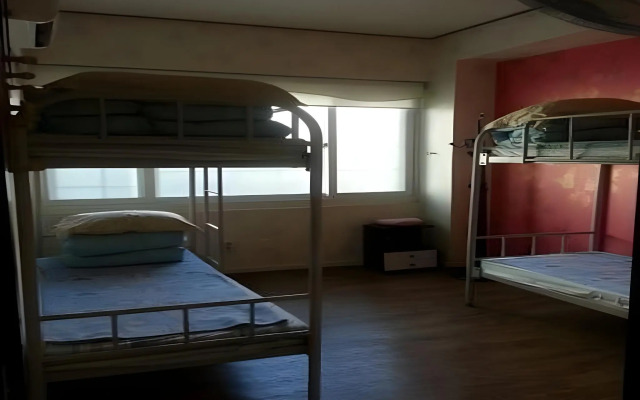 Hwaseong Guest House - Hostel