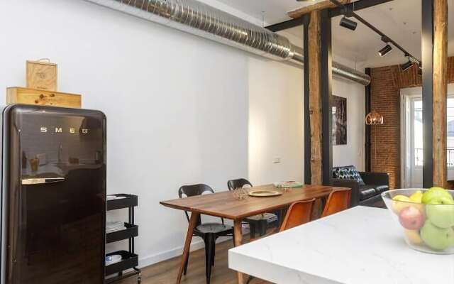 Espectacular Piso de Diseño Junto al Palacio Real