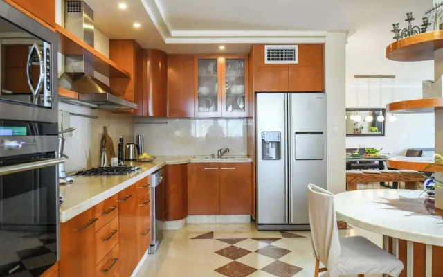 Netanya Panoramic Sea-View 4BR Apartment