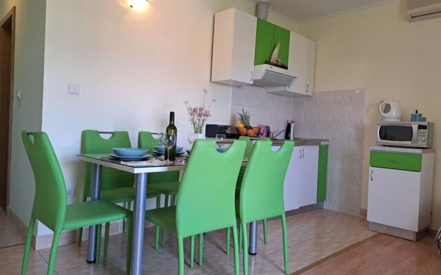 Apartment in Kastel Stafilic Near the sea