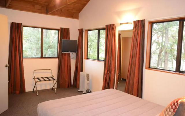The Hobbit Motorlodge
