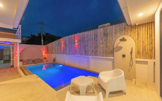 Stylish Rooftop Pool Villa Sea View V211