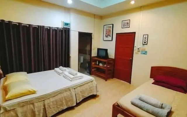 Metha Country View Homestay Singburi