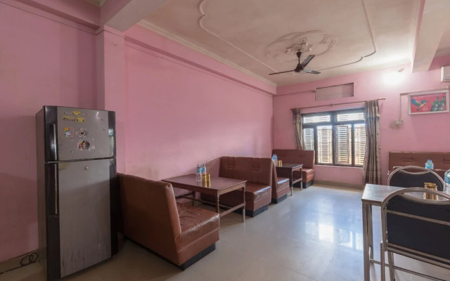 SPOT ON 631 Hotel Highway Plaza