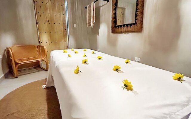 Bali Hotel Adults Only Isla Verde, a Trademark by Wyndham