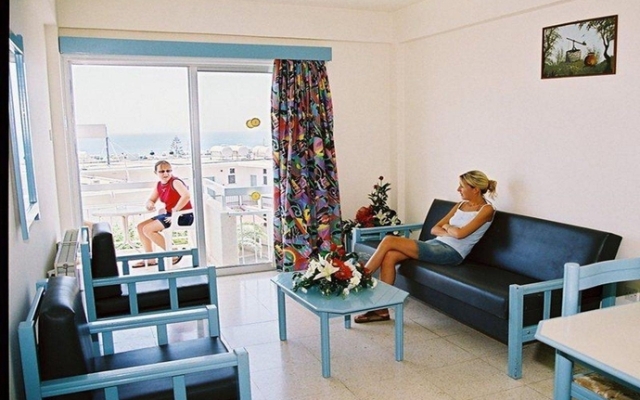 Sunny Blue Hotel