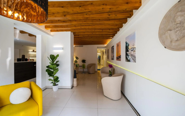 Leone Hotel