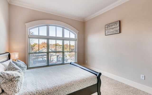 Midtown Luxury Suites by 1stHomeRent