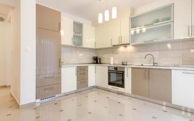 Luxury villa Banjole with private pool 200m from the beach