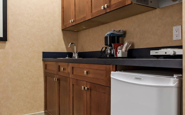 Best Western Plus Suites Downtown