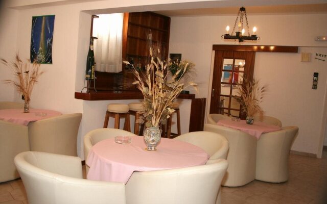 Lovely Holidays Hotel
