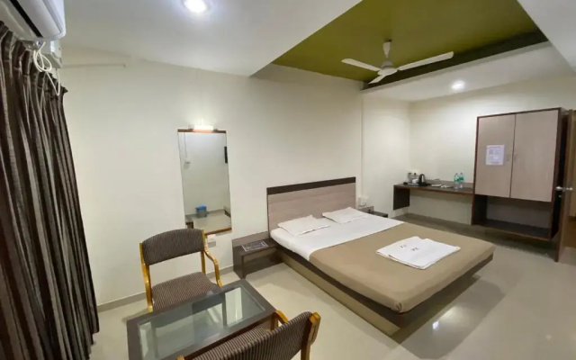Tarkarli Niwas Nyahari