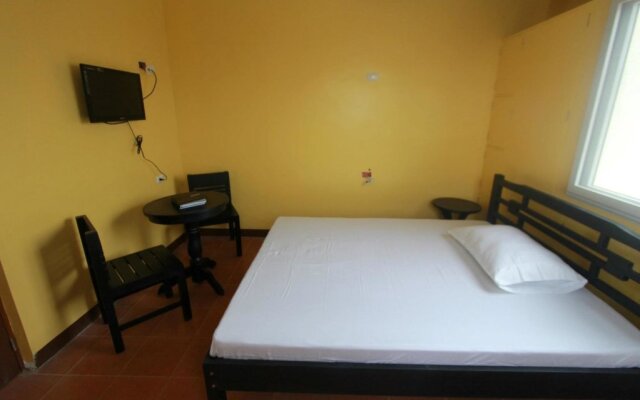 D-Zone Backpackers Inn