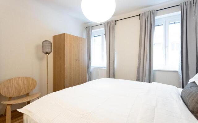 Stylish 1BR 1Bath Vienna Downtown Unbeatable Location