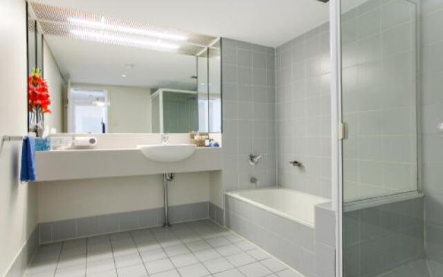 Cairns Ocean View Apartment