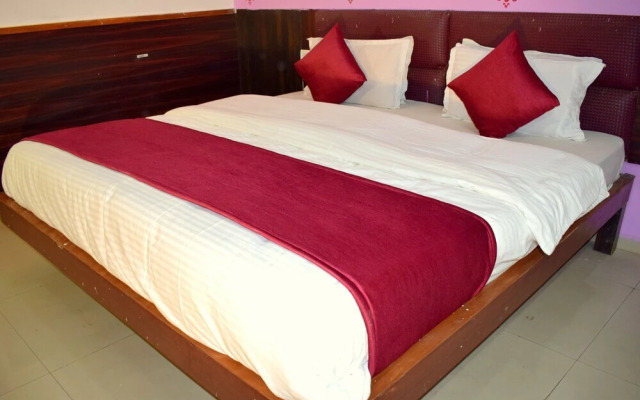 Hotel The Grand Aryakul