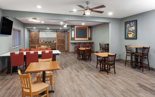 AmericInn by Wyndham Hudson