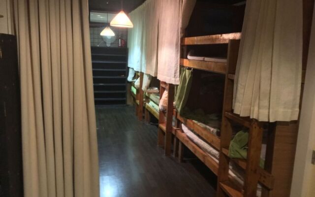 ZAMAMIA International Guesthouse - Hostel